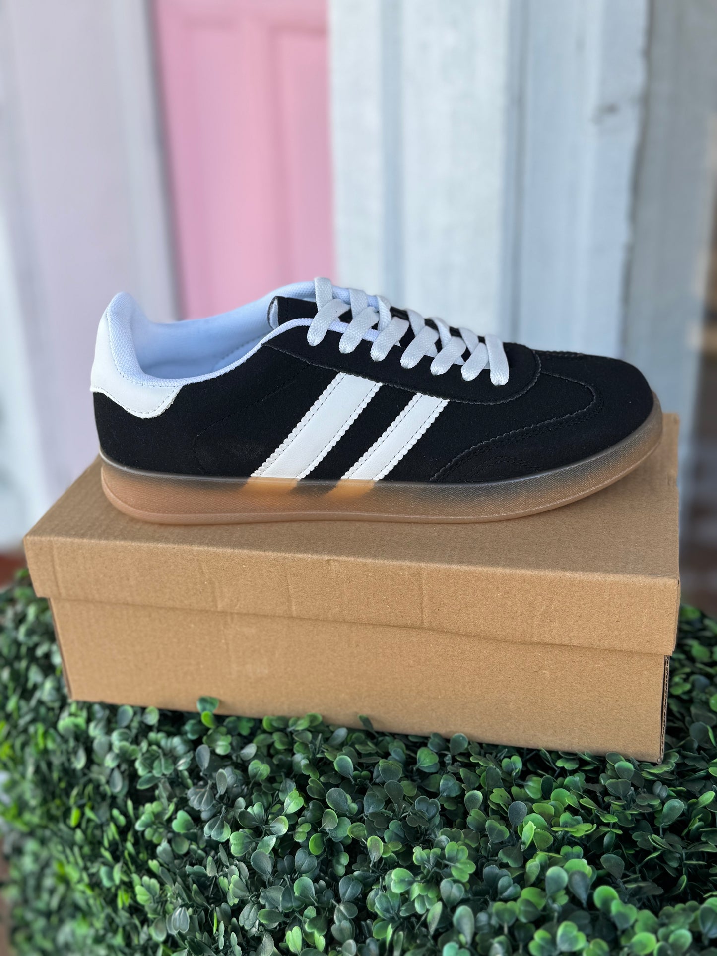 Simplicity Tennis Shoes