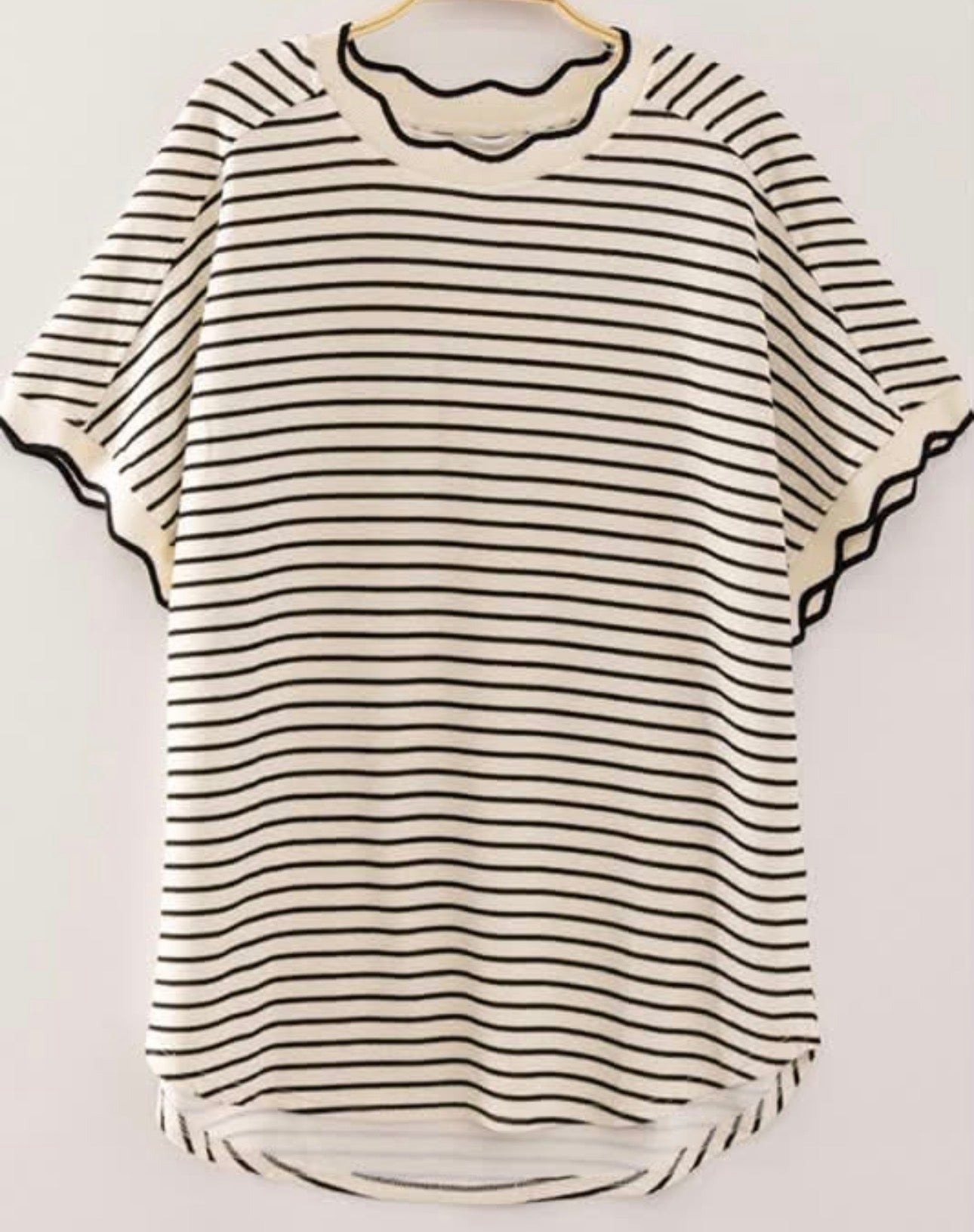 Cream/Black Scalloped Tee